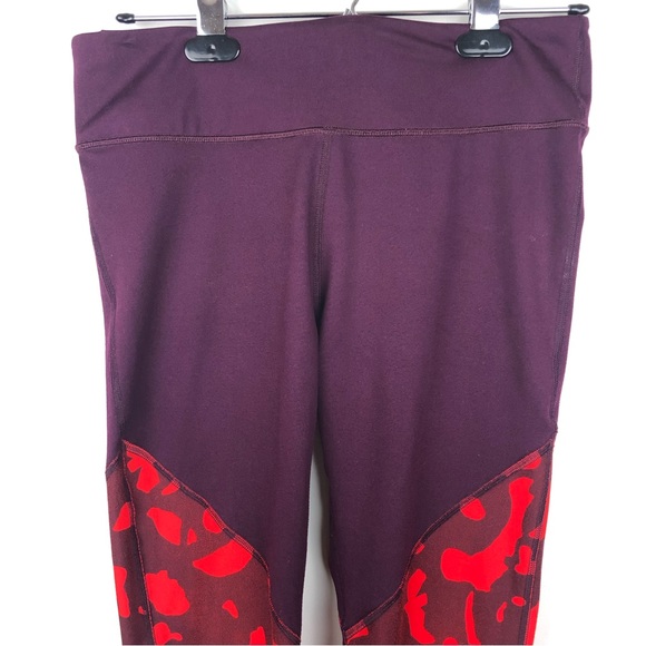 Fabletics Women’s Salar Statement Powerhold Capri Leggings Burgundy - Picture 4 of 13